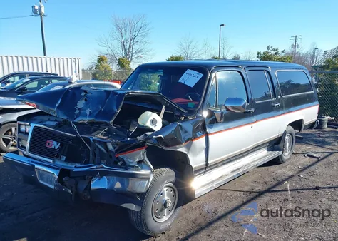 1990 GMC Suburban V15 Conventional z USA, uszkodzony, nr VIN 1GKEV16K1LF530005